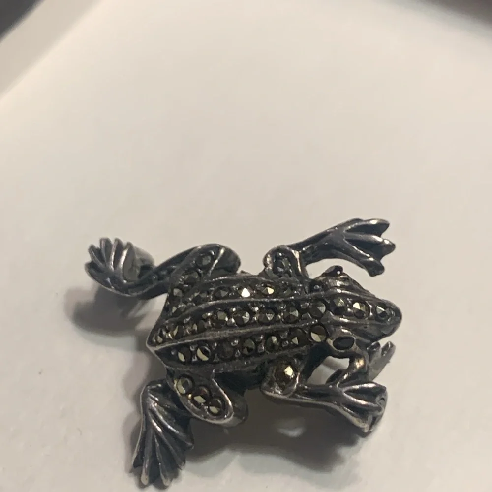STERLING SILVER MARCASITE FROG BROOCH PIN - Picture 2 of 8